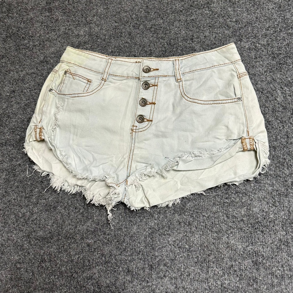 Dollhouse Shorts Womens Size 9 Light Wash Denim Button Fly Frayed Hem Cut Offs